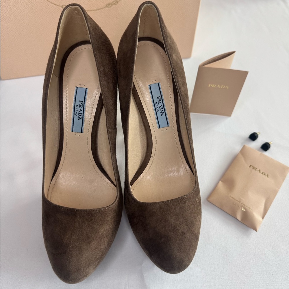 Prada Camoscio Basic Visone Suede Pumps Size 37 1… - image 4